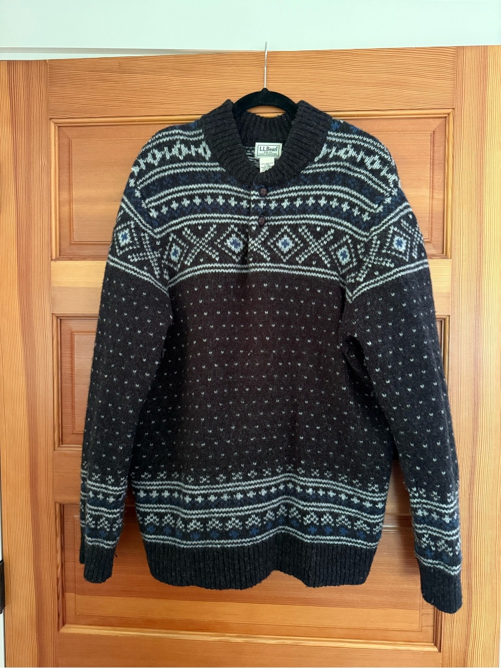 L.L. Bean Men's Black Fair Isle Wool Crewneck Sweater with White & Gray Pattern
